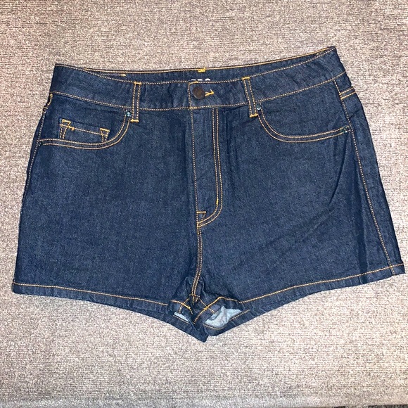 BDG Shorts - Picture 1 of 7